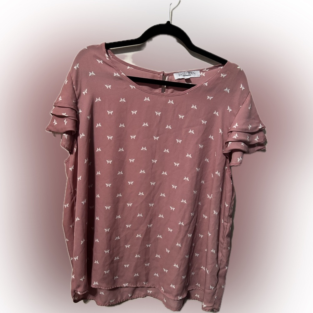 EUC Sweet Rain pink 3X blouse ruffled sleeves and butterfly print